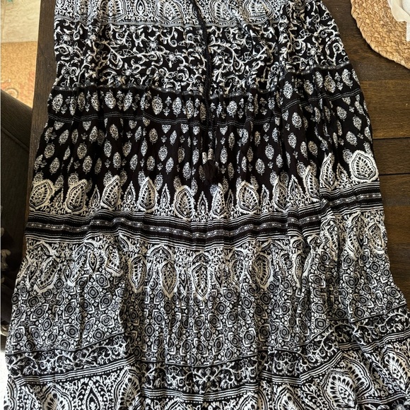 NWT Westport Black & White Print Boho Maxi Skirt Womens size Large - Picture 4 of 5